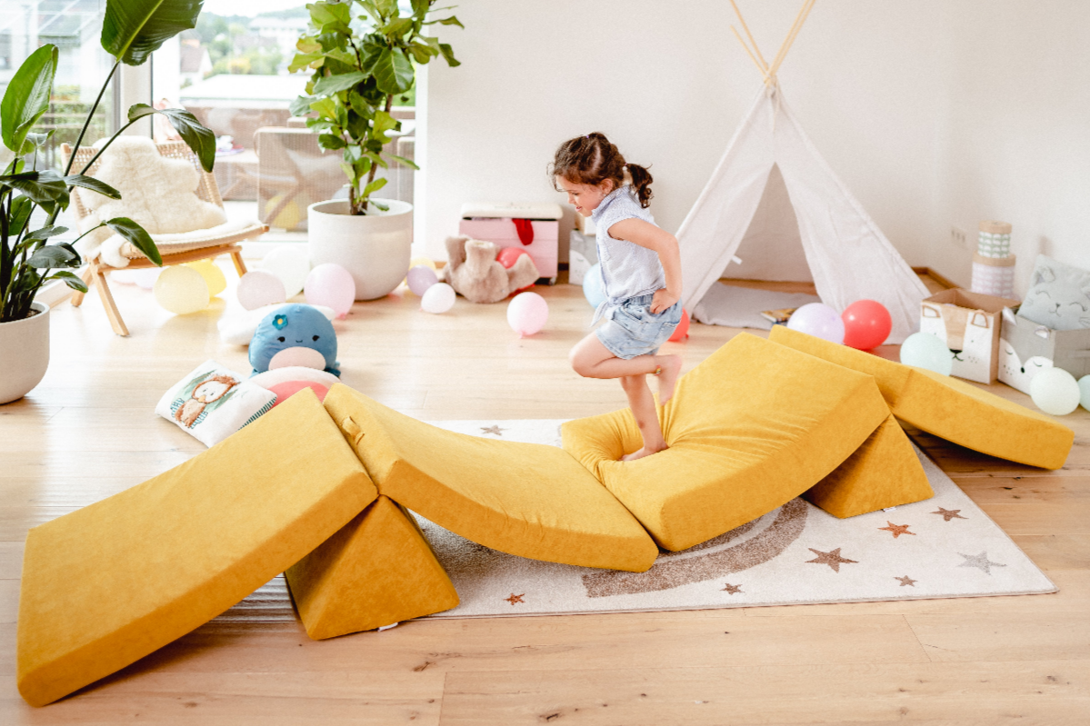 linodino-spielsofa-abenteuerland-parkour-fuer-kinder