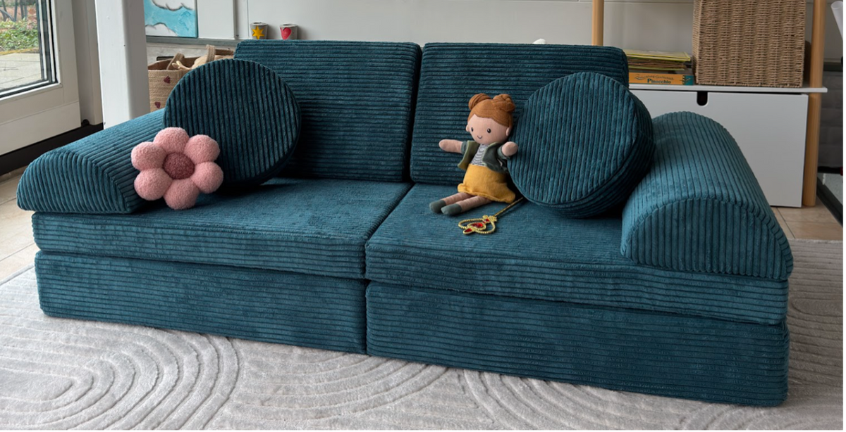 Linodino Spielsofa Fantasiewelt in Tannengrün im Kinderzimmer